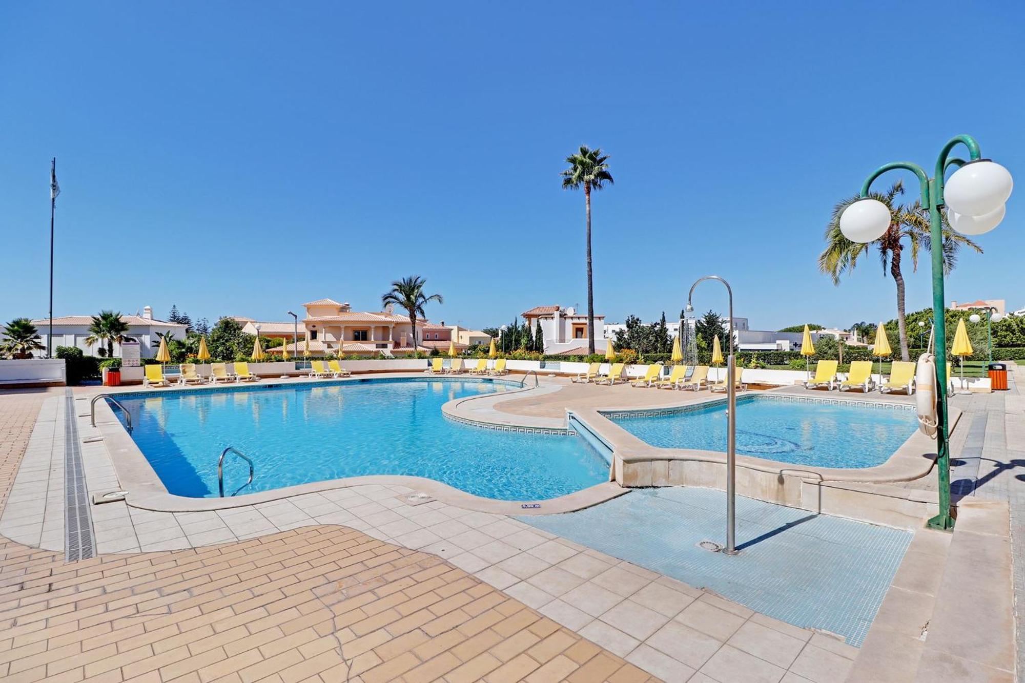 Апартаменты Albufeira Concept 2 With Pool By Homing Gale  Экстерьер фото
